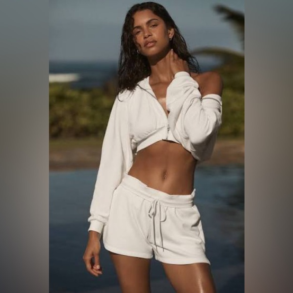 ALO Yoga White Drawstring Lounge Shorts